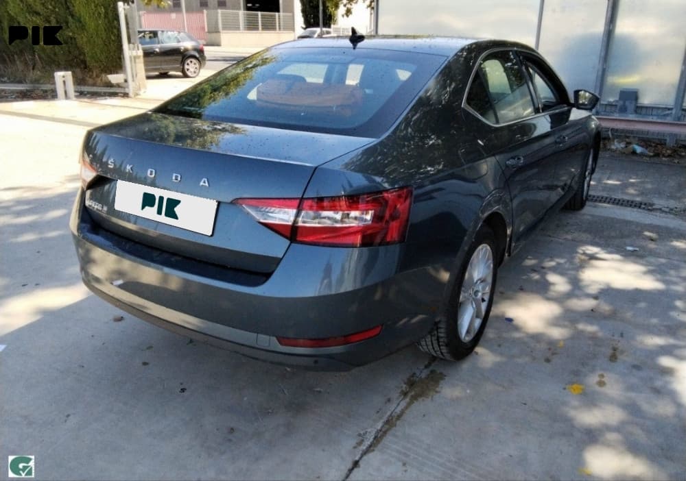 Škoda Superb 2.0 TDI 2021a Prvi Vlasnik